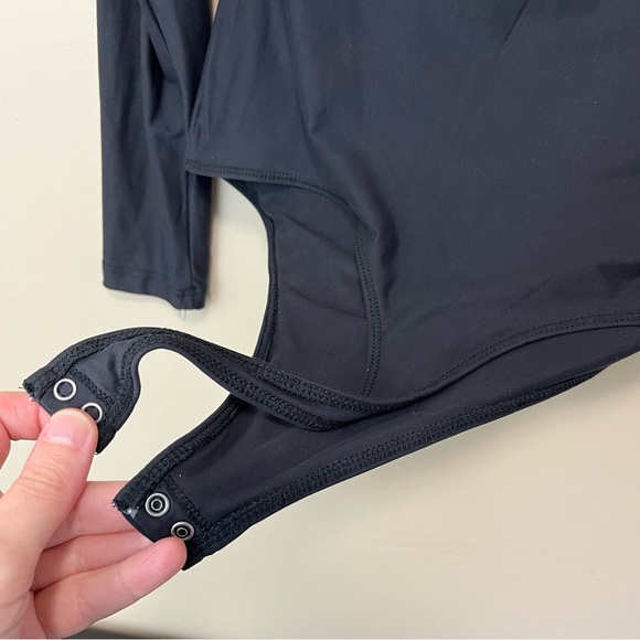 Abercrombie & Fitch Soft Matte Seamless Square Neck Bodysuit - Picture 7 of 12